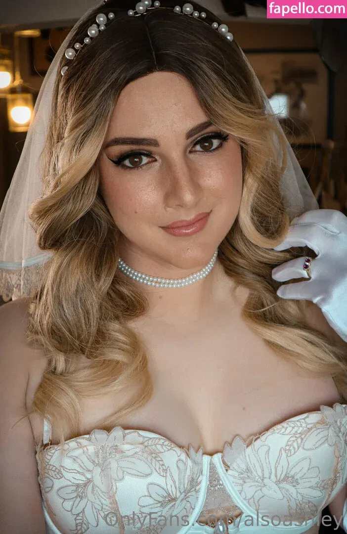 AlsoAshley / Ashley Barron / alsoashleyb / https: Onlyfans Photo Gallery 