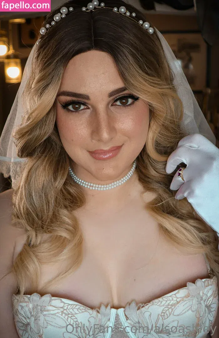 AlsoAshley / Ashley Barron / alsoashleyb / https: Onlyfans Photo Gallery 