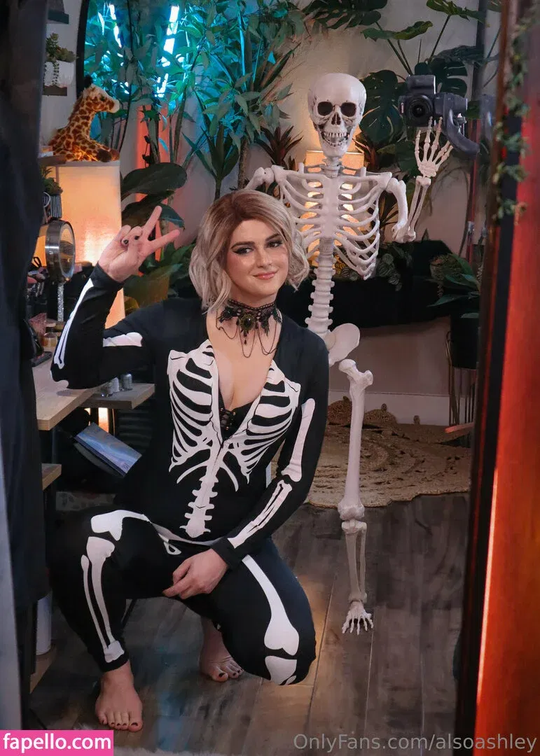 AlsoAshley / Ashley Barron / alsoashleyb / https: Onlyfans Photo Gallery 