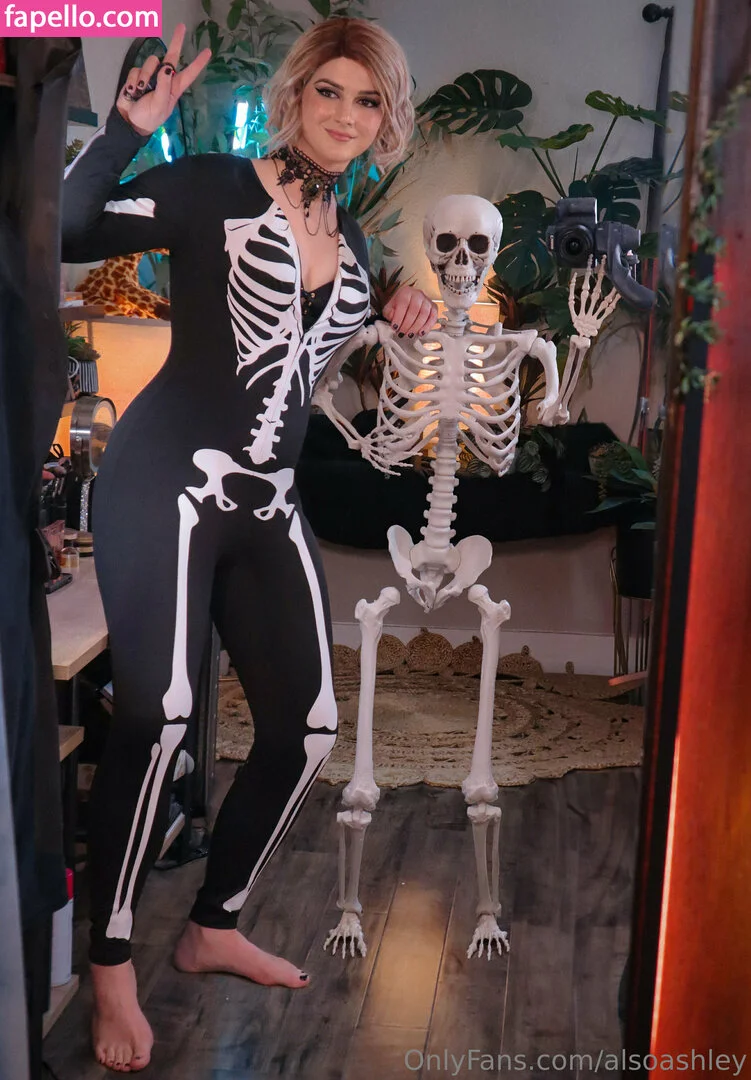 AlsoAshley / Ashley Barron / alsoashleyb / https: Onlyfans Photo Gallery 