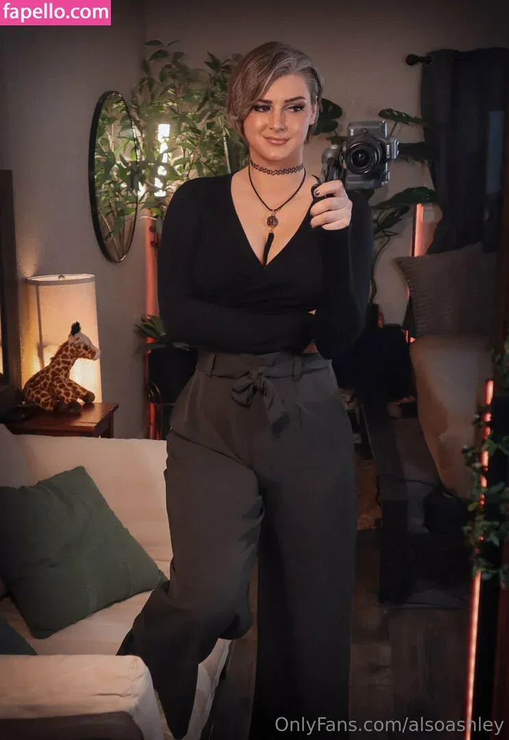 AlsoAshley / Ashley Barron / alsoashleyb / https: Onlyfans Photo Gallery 