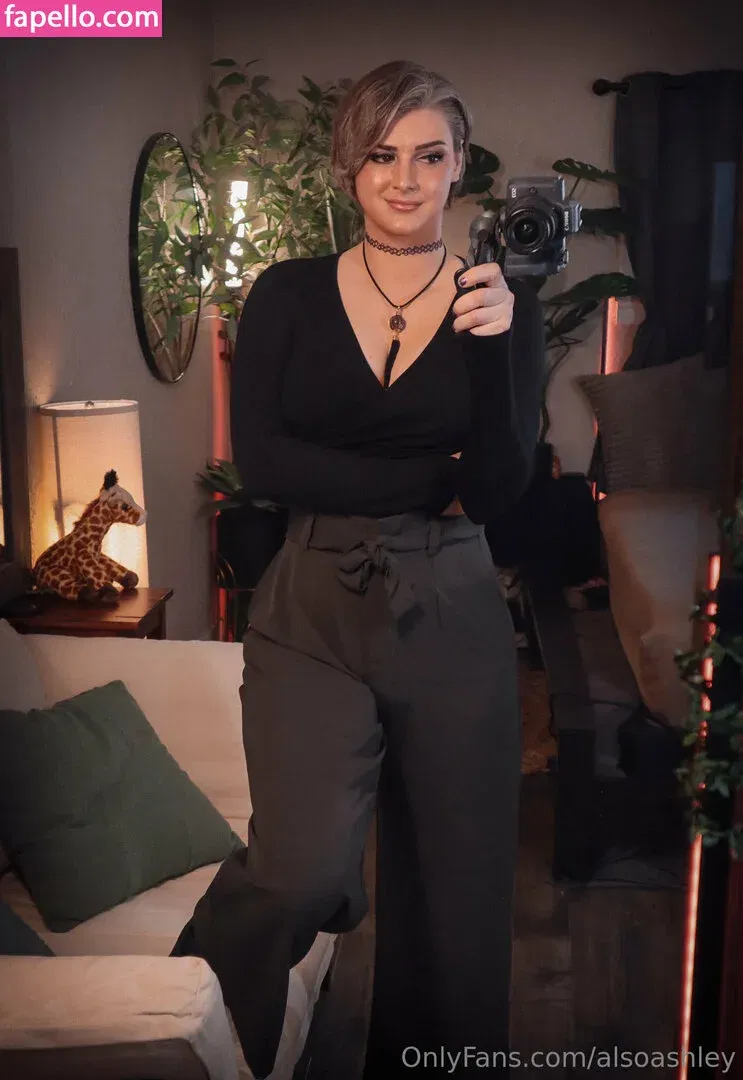 AlsoAshley / Ashley Barron / alsoashleyb / https: Onlyfans Photo Gallery 