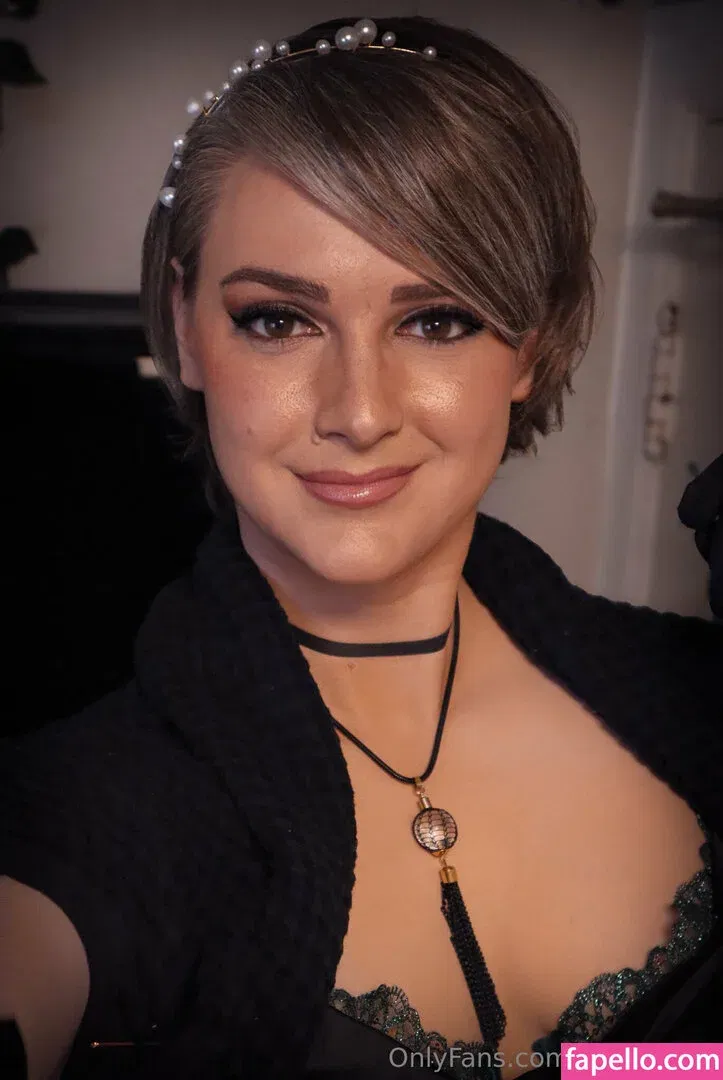 AlsoAshley / Ashley Barron / alsoashleyb / https: Onlyfans Photo Gallery 