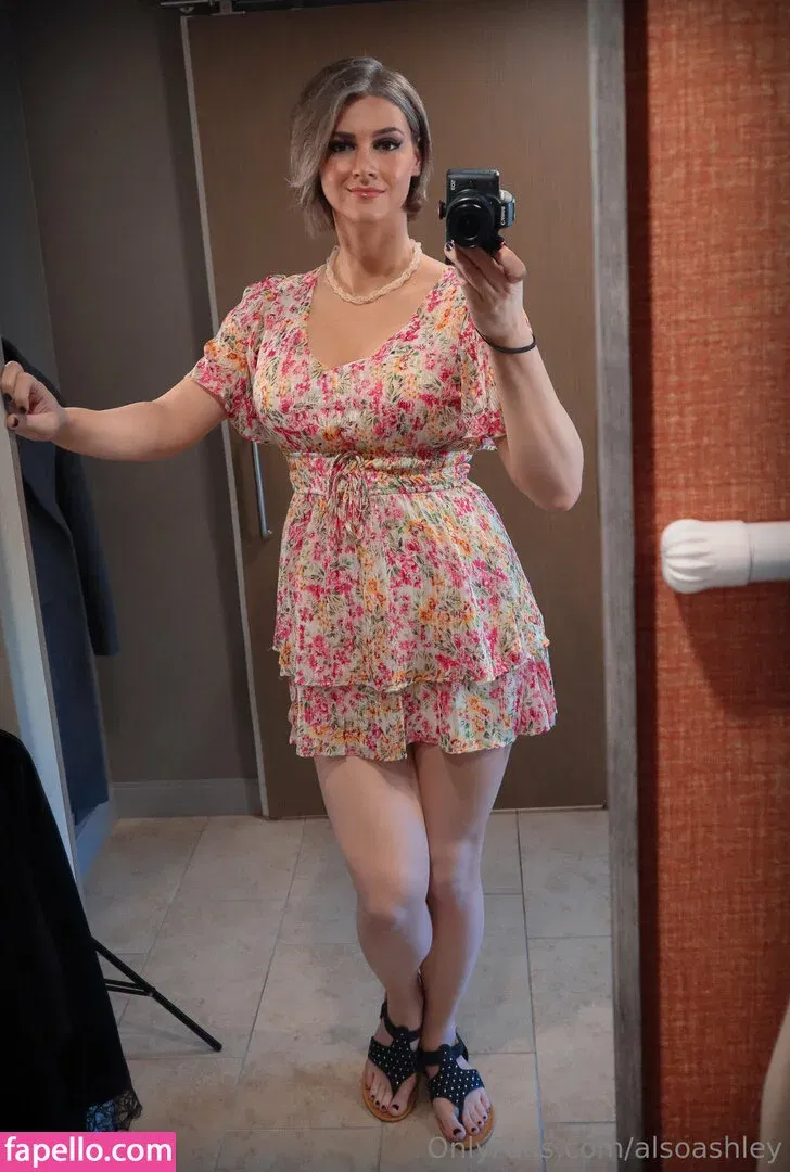 AlsoAshley / Ashley Barron / alsoashleyb / https: Onlyfans Photo Gallery 