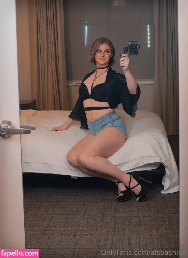 AlsoAshley / Ashley Barron / alsoashleyb / https: Onlyfans Photo Gallery 