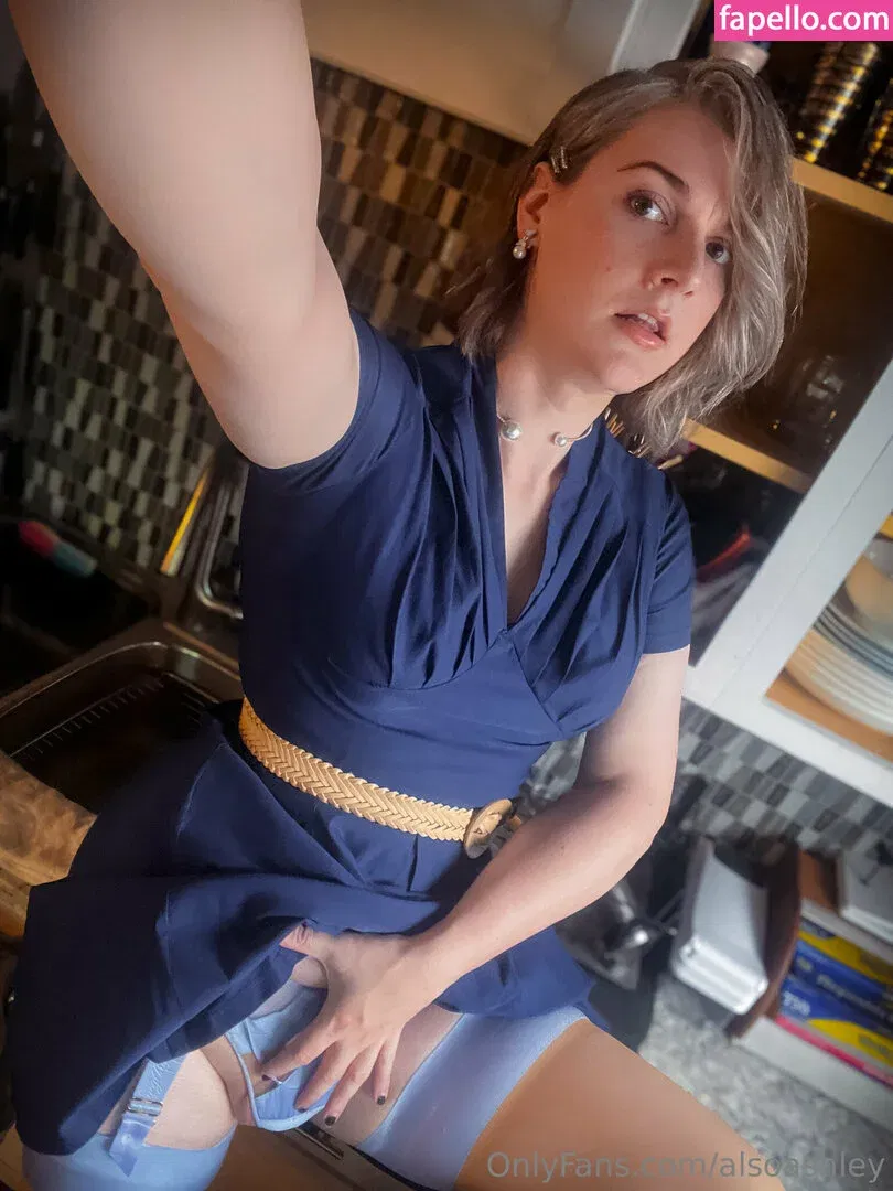 AlsoAshley / Ashley Barron / alsoashleyb / https: Onlyfans Photo Gallery 