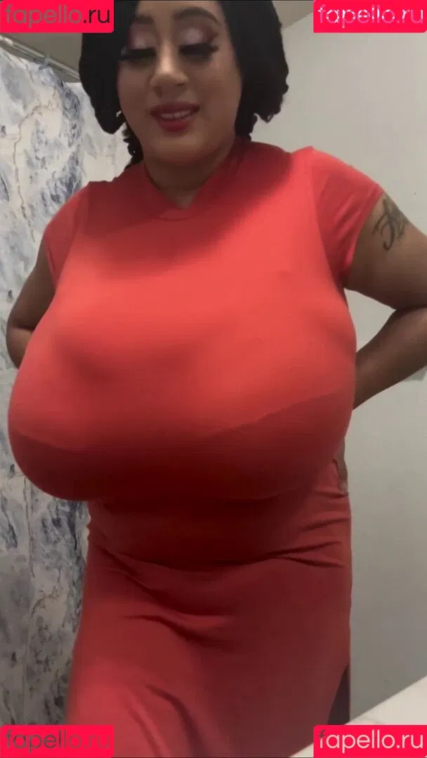 Roxi Red / roxiredhott / roxiredxxx Onlyfans Photo Gallery 