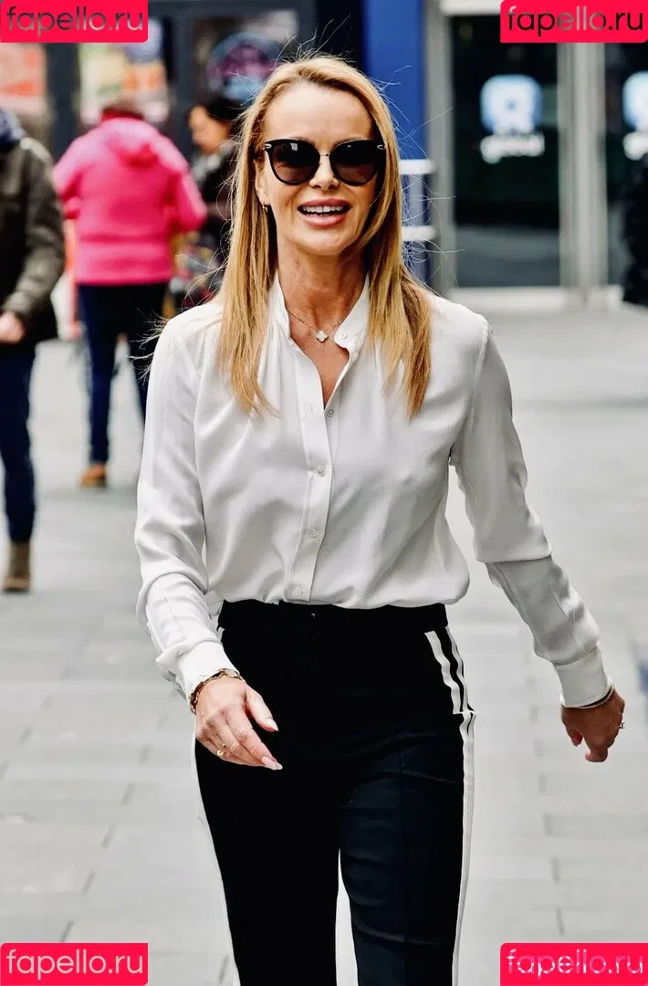 Amanda Holden / amanda_holden / noholdenback Onlyfans Photo Gallery 