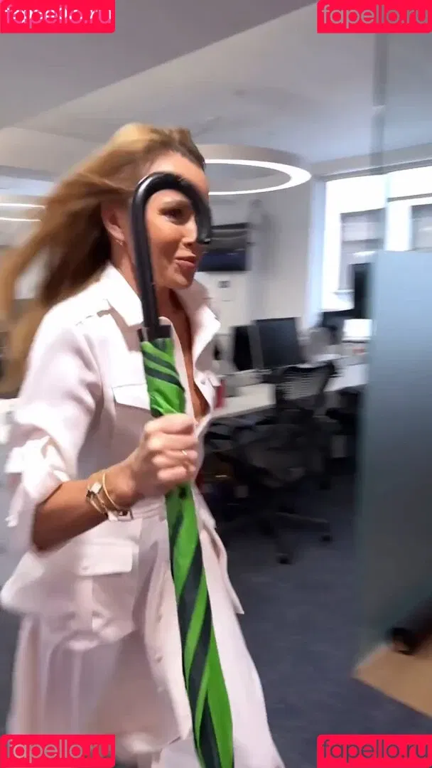 Amanda Holden / amanda_holden / noholdenback Onlyfans Photo Gallery 