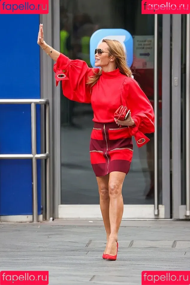 Amanda Holden / amanda_holden / noholdenback Onlyfans Photo Gallery 