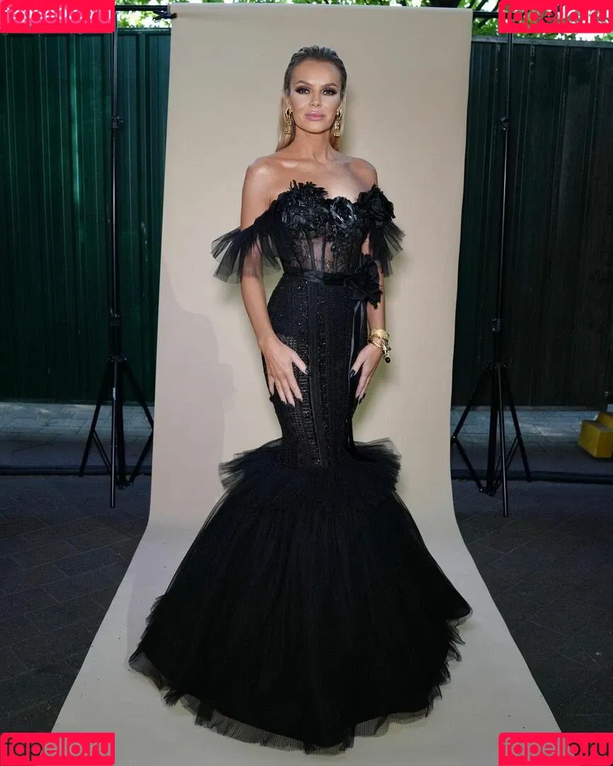 Amanda Holden / amanda_holden / noholdenback Onlyfans Photo Gallery 