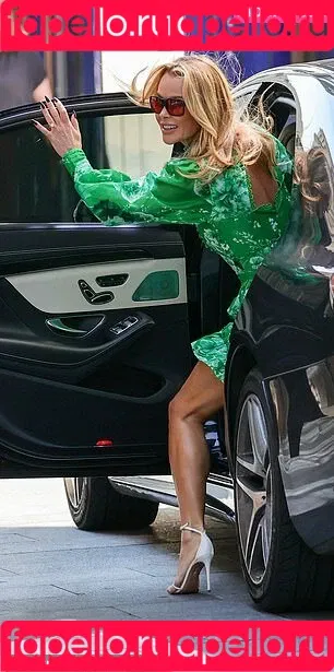 Amanda Holden / amanda_holden / noholdenback Onlyfans Photo Gallery 