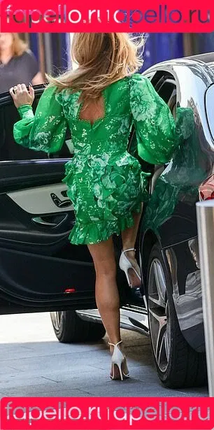 Amanda Holden / amanda_holden / noholdenback Onlyfans Photo Gallery 