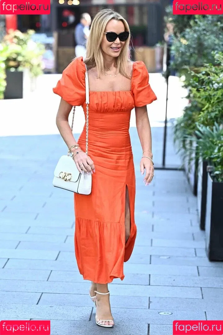 Amanda Holden / amanda_holden / noholdenback Onlyfans Photo Gallery 
