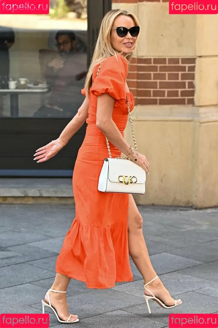 Amanda Holden / amanda_holden / noholdenback Onlyfans Photo Gallery 