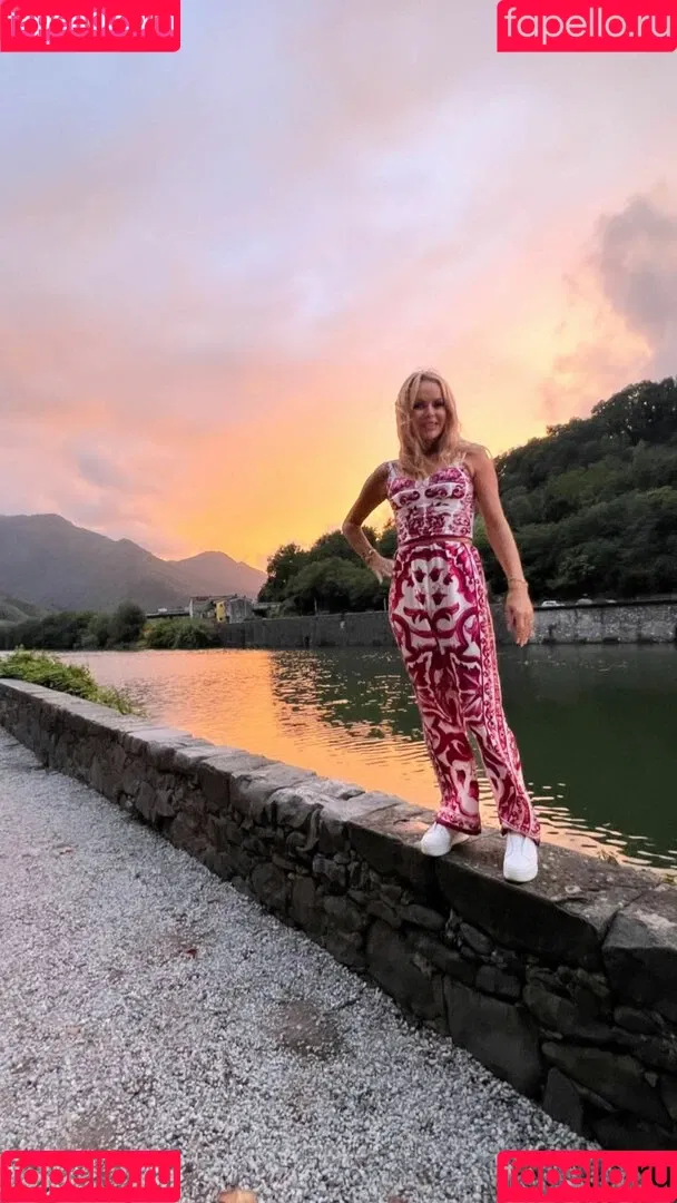 Amanda Holden / amanda_holden / noholdenback Onlyfans Photo Gallery 