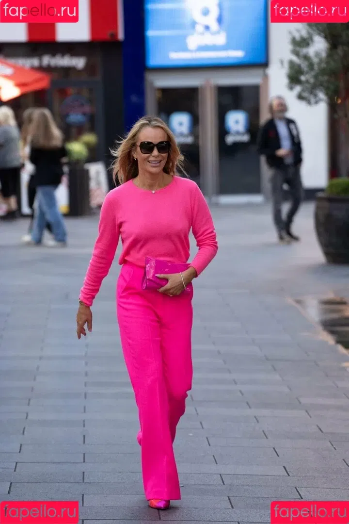 Amanda Holden / amanda_holden / noholdenback Onlyfans Photo Gallery 