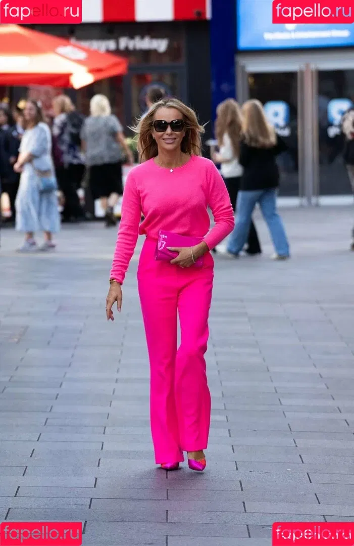 Amanda Holden / amanda_holden / noholdenback Onlyfans Photo Gallery 