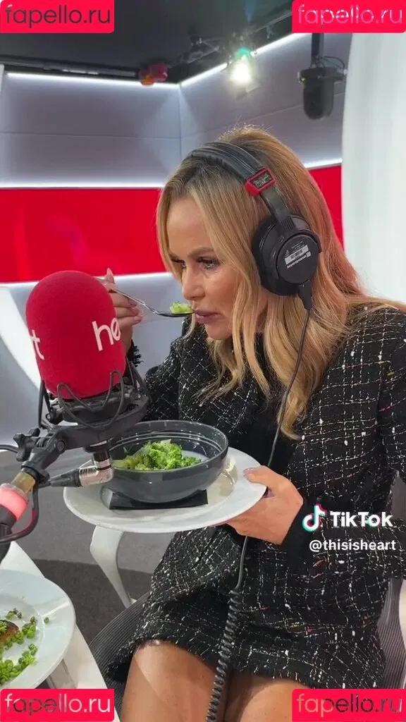 Amanda Holden / amanda_holden / noholdenback Onlyfans Photo Gallery 