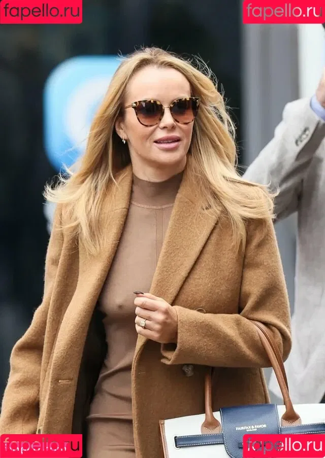 Amanda Holden / amanda_holden / noholdenback Onlyfans Photo Gallery 