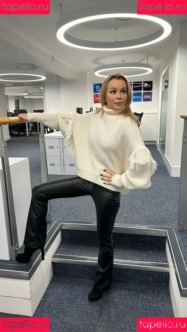 Amanda Holden / amanda_holden / noholdenback Onlyfans Photo Gallery 