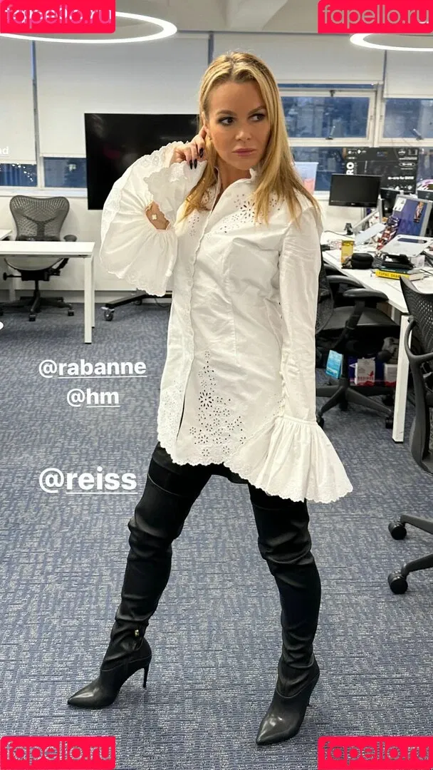 Amanda Holden / amanda_holden / noholdenback Onlyfans Photo Gallery 