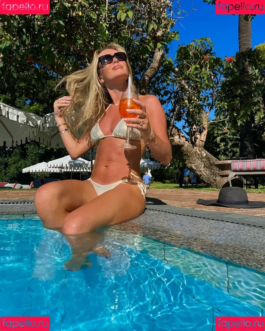 Amanda Holden / amanda_holden / noholdenback Onlyfans Photo Gallery 