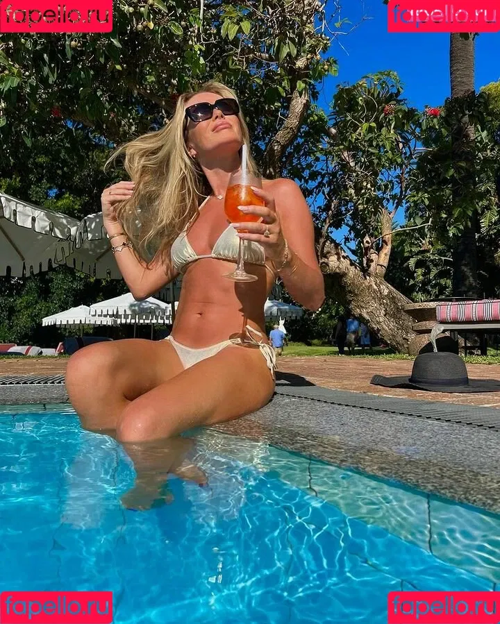 Amanda Holden / amanda_holden / noholdenback Onlyfans Photo Gallery 