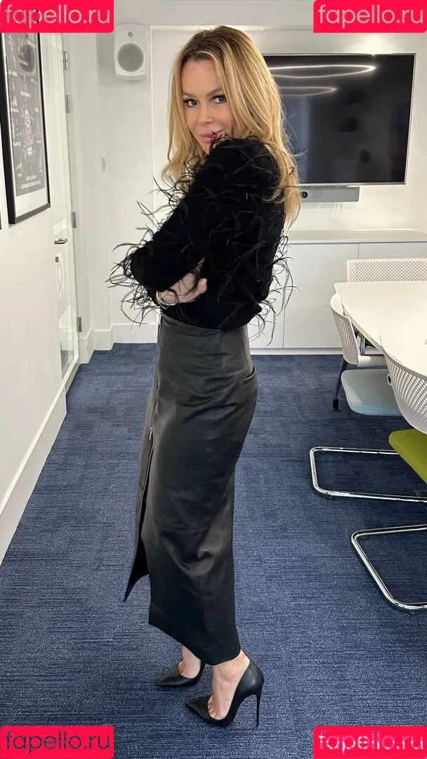 Amanda Holden / amanda_holden / noholdenback Onlyfans Photo Gallery 