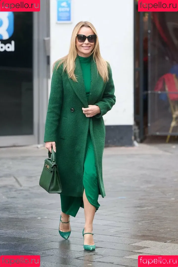 Amanda Holden / amanda_holden / noholdenback Onlyfans Photo Gallery 