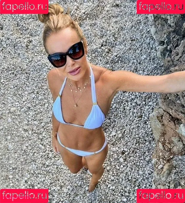Amanda Holden / amanda_holden / noholdenback Onlyfans Photo Gallery 