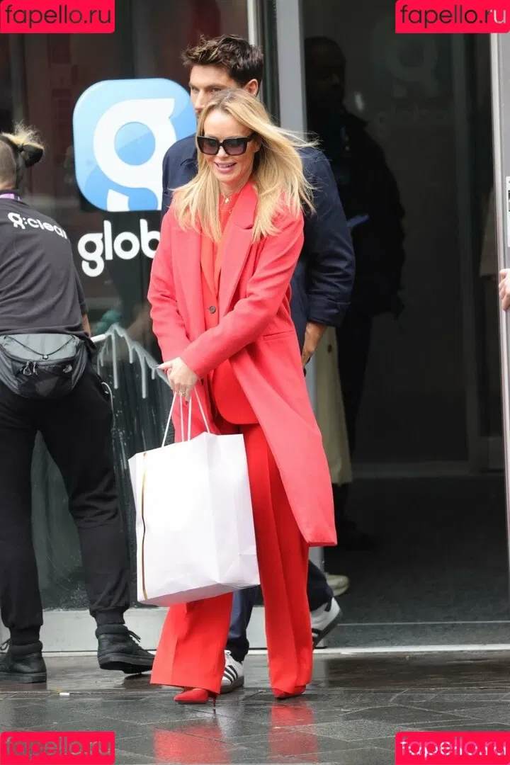 Amanda Holden / amanda_holden / noholdenback Onlyfans Photo Gallery 