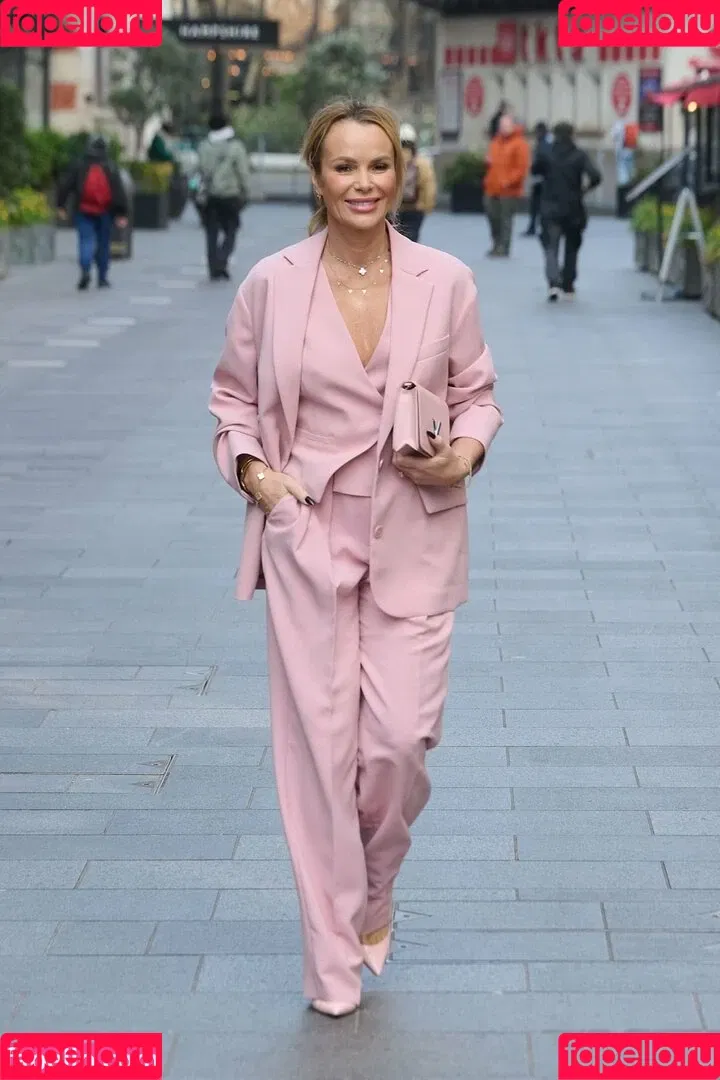 Amanda Holden / amanda_holden / noholdenback Onlyfans Photo Gallery 