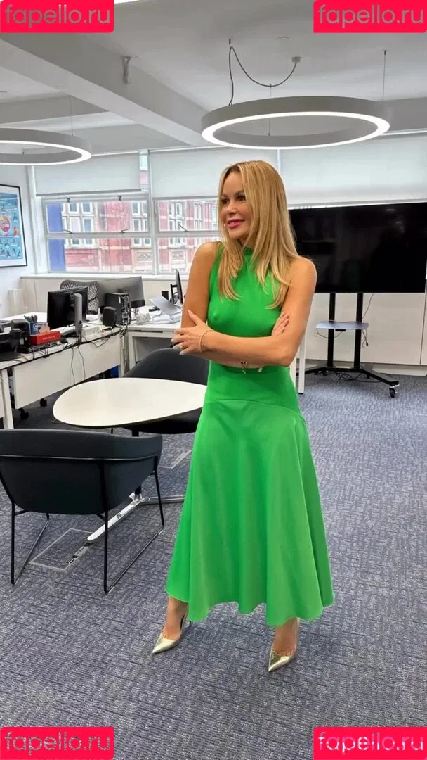 Amanda Holden / amanda_holden / noholdenback Onlyfans Photo Gallery 