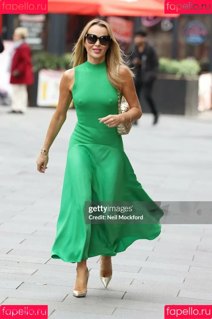 Amanda Holden / amanda_holden / noholdenback Onlyfans Photo Gallery 