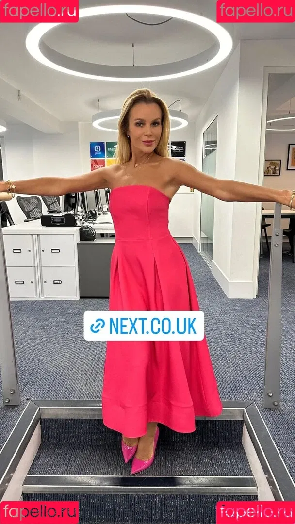 Amanda Holden / amanda_holden / noholdenback Onlyfans Photo Gallery 
