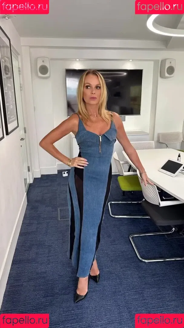 Amanda Holden / amanda_holden / noholdenback Onlyfans Photo Gallery 