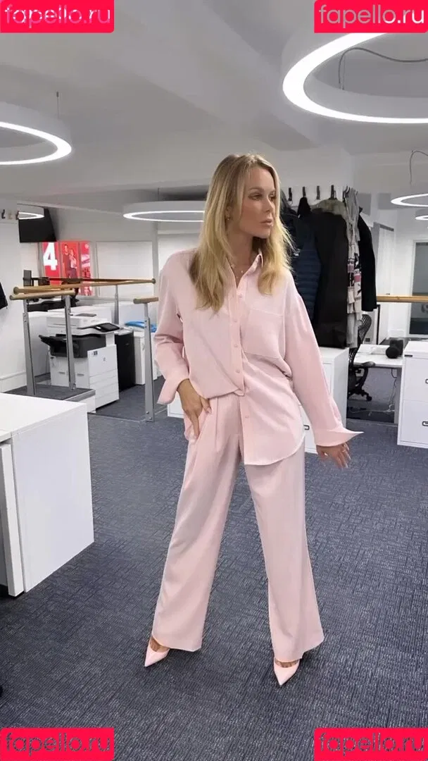 Amanda Holden / amanda_holden / noholdenback Onlyfans Photo Gallery 