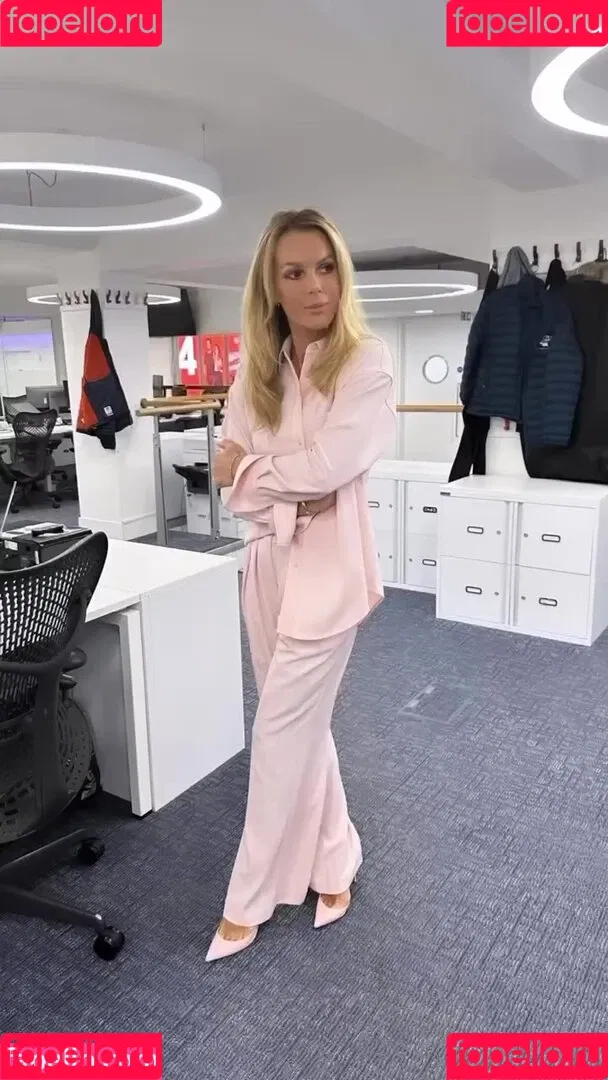 Amanda Holden / amanda_holden / noholdenback Onlyfans Photo Gallery 