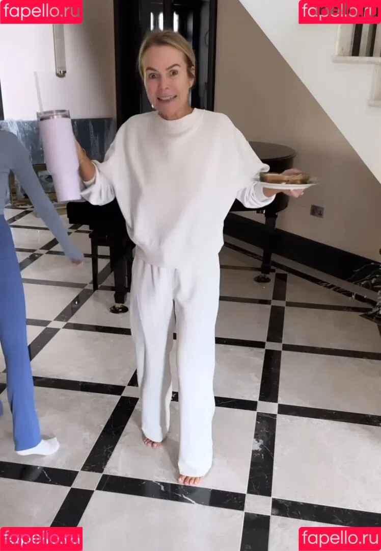 Amanda Holden / amanda_holden / noholdenback Onlyfans Photo Gallery 