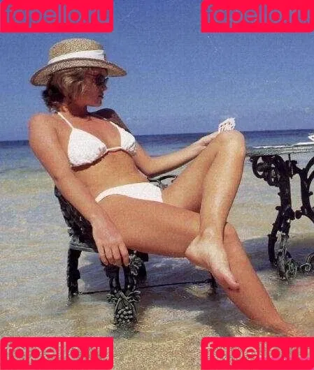 Amanda Holden / amanda_holden / noholdenback Onlyfans Photo Gallery 