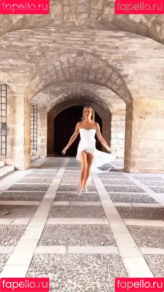 Amanda Holden / amanda_holden / noholdenback Onlyfans Photo Gallery 