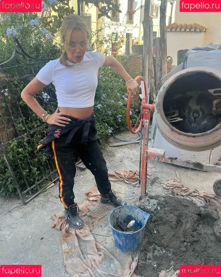 Amanda Holden / amanda_holden / noholdenback Onlyfans Photo Gallery 
