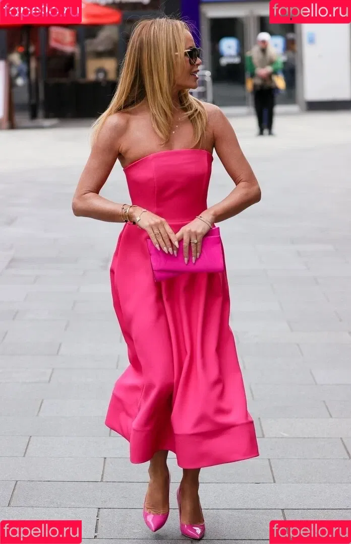 Amanda Holden / amanda_holden / noholdenback Onlyfans Photo Gallery 