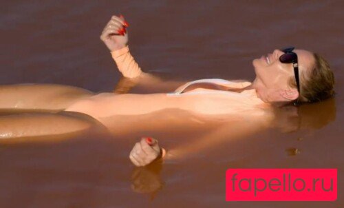Amanda Holden Nude Onlyfans Photo 12