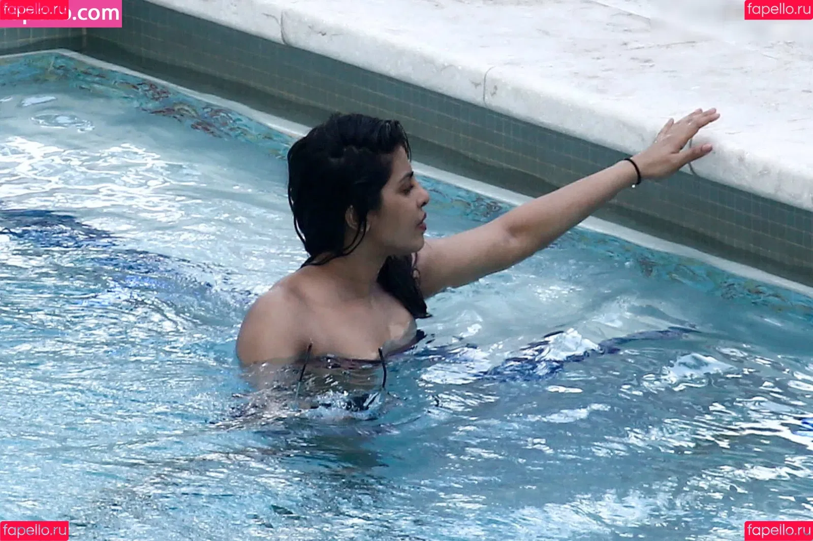 Priyanka Chopra / officialsherlynchopra / priyankachopra Onlyfans Photo Gallery 