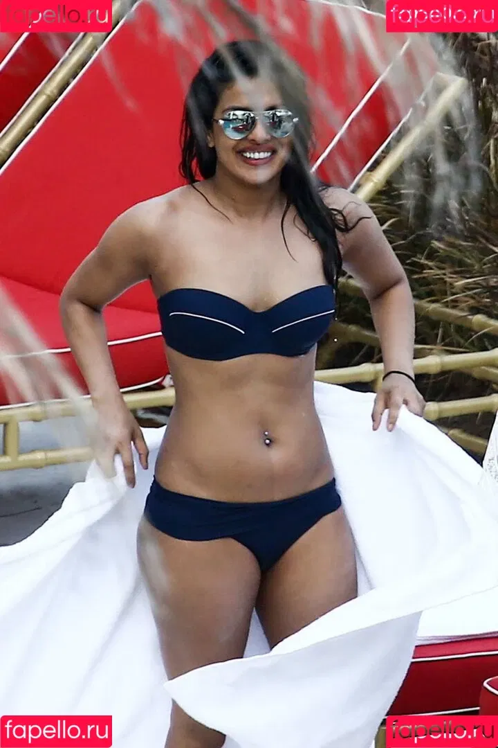 Priyanka Chopra / officialsherlynchopra / priyankachopra Onlyfans Photo Gallery 