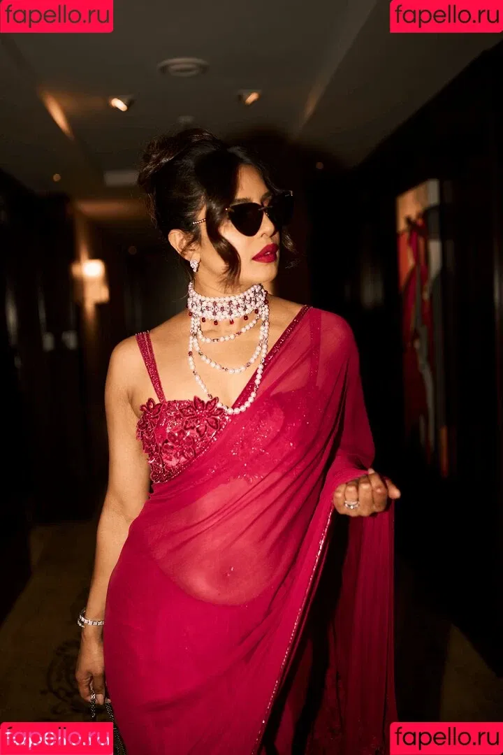 Priyanka Chopra / officialsherlynchopra / priyankachopra Onlyfans Photo Gallery 