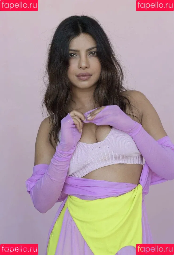 Priyanka Chopra / officialsherlynchopra / priyankachopra Onlyfans Photo Gallery 
