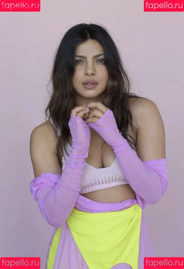 Priyanka Chopra / officialsherlynchopra / priyankachopra Onlyfans Photo Gallery 